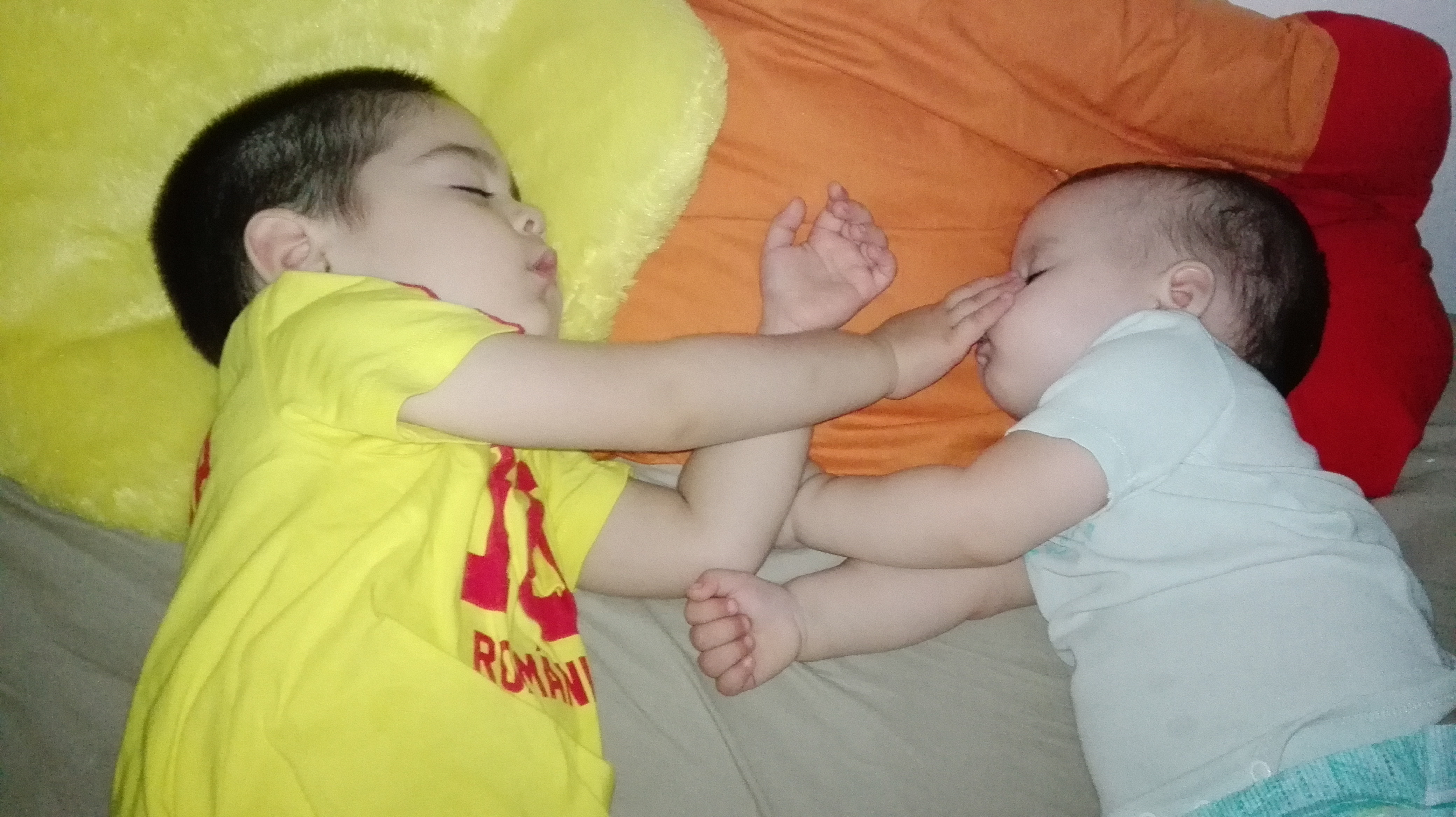 Experienţa somnului între fraţi